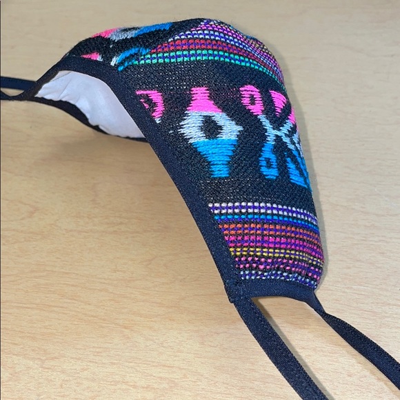 Mexican fabric facemask 💖🖤💖 - Picture 2 of 4